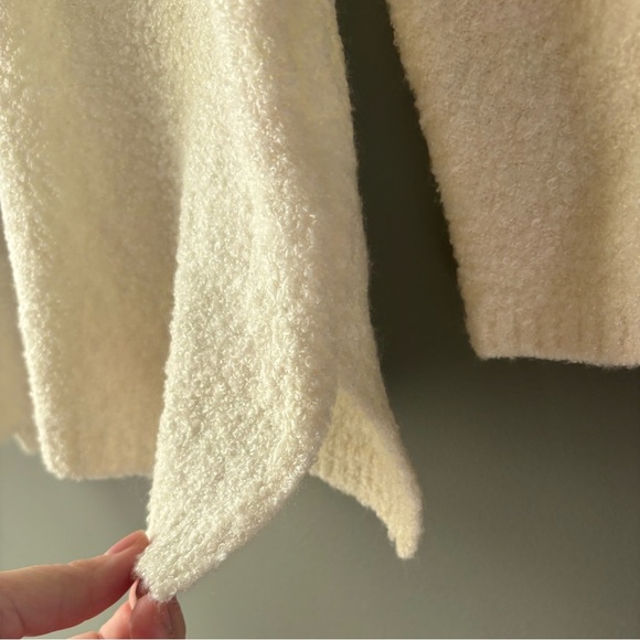 Calvin Klein Womens White/Cream Crewneck Sweater Medium Cozy Fluffy Fall - Picture 6 of 7